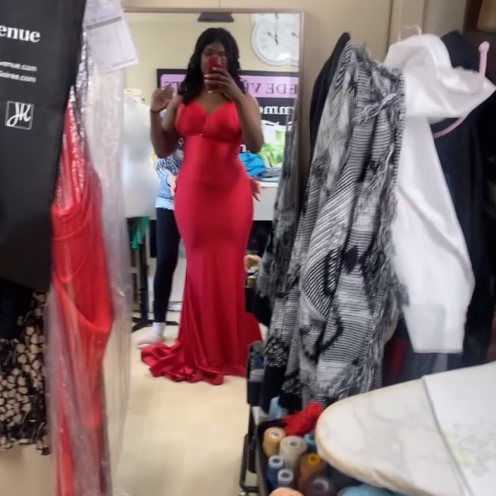 RED BACKLESS LONG PROM DRESS FOR SALE! - Picture 4 of 9